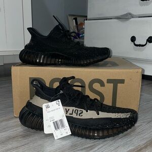 Yeezy Boost 350 V2